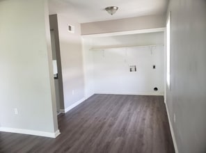 797 Cavalier Dr in Memphis, TN - Foto de edificio - Building Photo