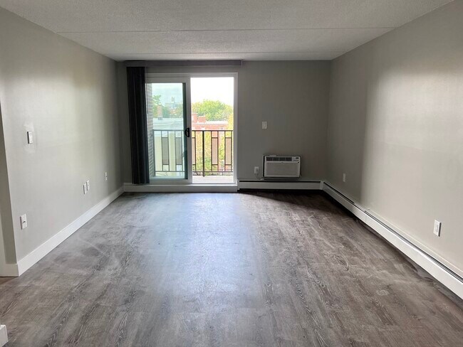 12 Ellery St, Unit 502 in Cambridge, MA - Building Photo - Building Photo