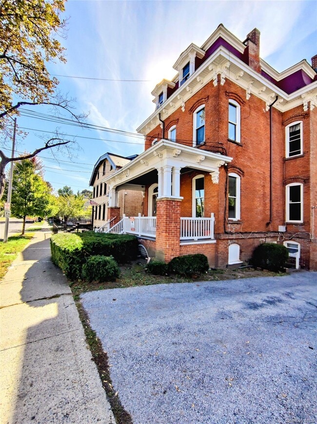 property at 20 Noxon St