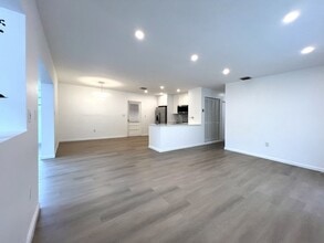 3624 Oak Ave in Miami, FL - Building Photo - Building Photo
