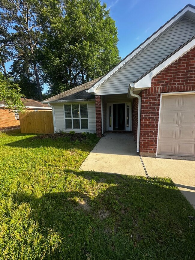 18067 Wedgewood Dr