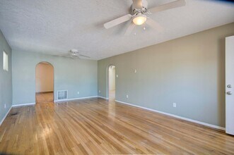 306 Stanford Dr SE in Albuquerque, NM - Building Photo - Building Photo