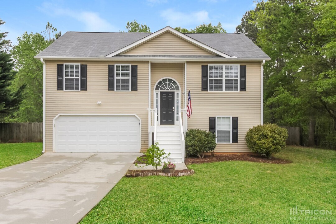 130 Bethany Forrest Ln in Carrollton, GA - Building Photo