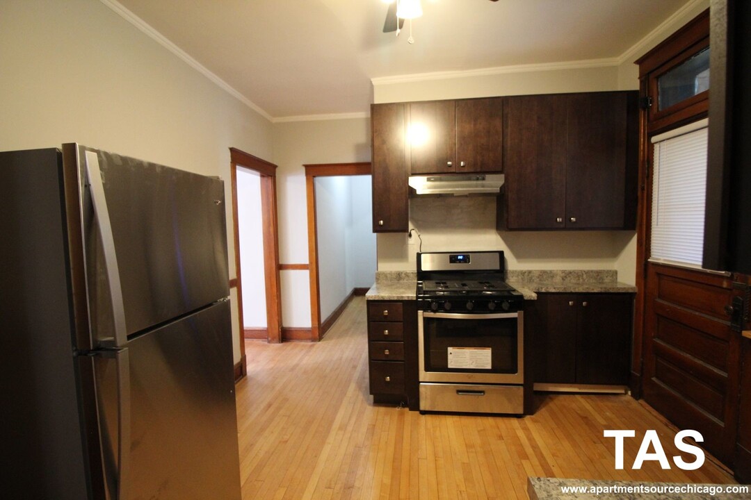 2653 N Harding Ave in Chicago, IL - Building Photo