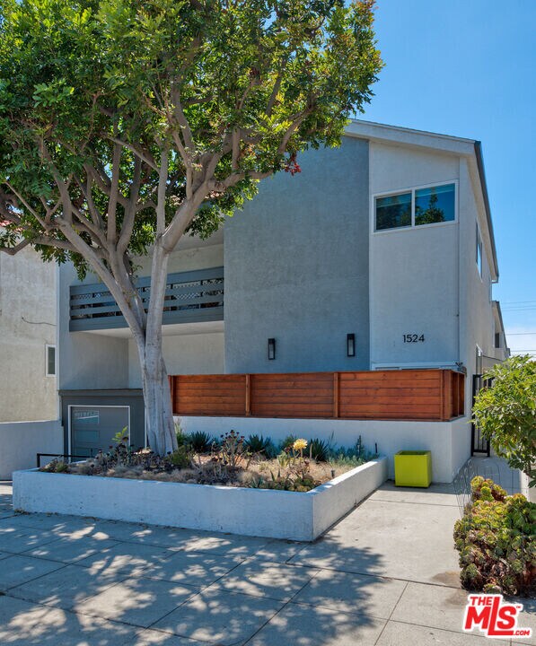 1524 Berkeley St-Unit -5 in Santa Monica, CA - Building Photo