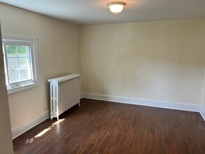 1143 E Main St, Unit #1 in Shrub Oak, NY - Foto de edificio - Building Photo