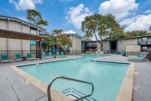 Sophia+Loren in Dallas, TX - Building Photo