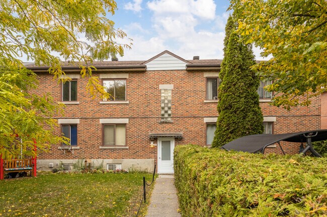 175 45E Av