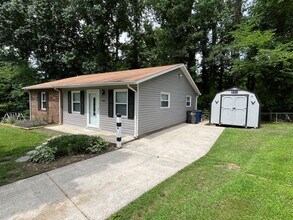 2865 Aztec Ct in Winston-Salem, NC - Building Photo - Building Photo