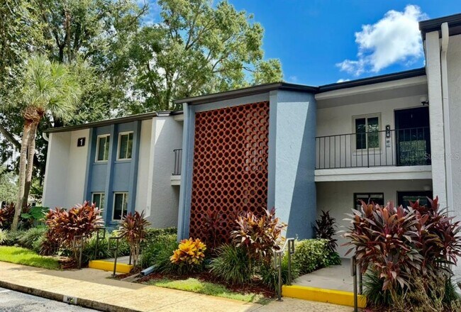 property at 1 Escondido Cir