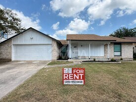 6707 Cypress Lake Dr in San Antonio, TX - Building Photo