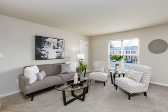 Carson Square Apartments in Hampton, VA - Foto de edificio - Interior Photo