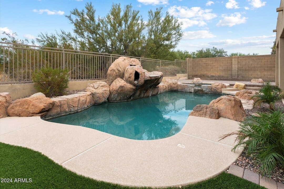 10634 E Sheena Dr in Scottsdale, AZ - Building Photo