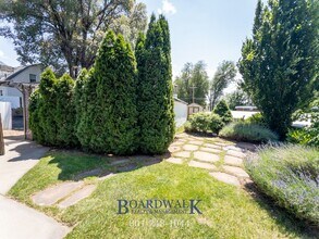 1781 Lincoln Ln in Holladay, UT - Building Photo - Building Photo