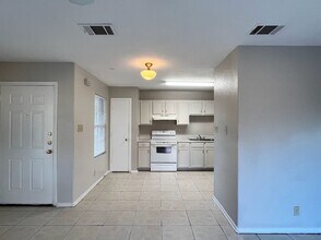 4711 Gavlick Farm in San Antonio, TX - Building Photo - Building Photo