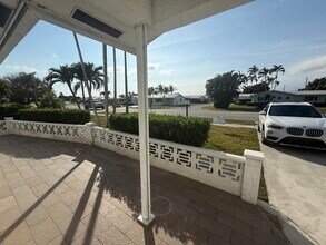 1504 SW 18th St in Boynton Beach, FL - Foto de edificio - Building Photo