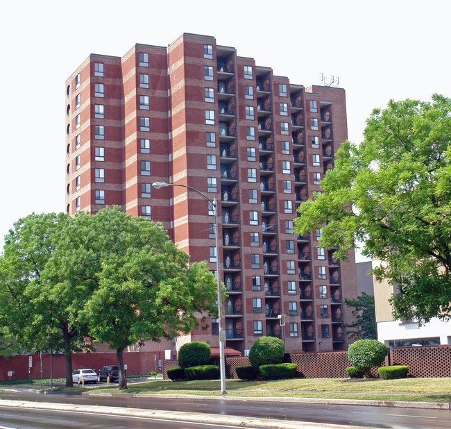 University Towers On Main