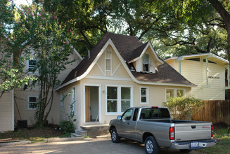 The Cottages Apartments in Austin, TX - Foto de edificio - Building Photo