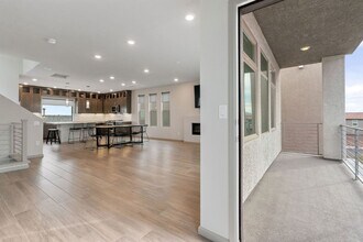 8176 Caldera Creek St in Las Vegas, NV - Building Photo - Building Photo