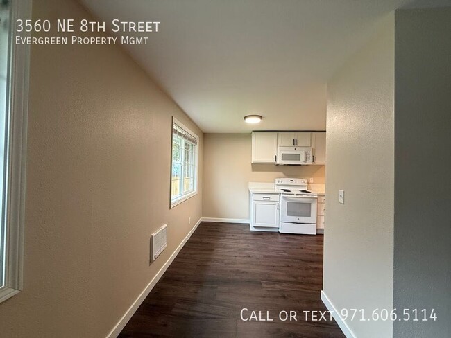 3560 NE 8th St in Gresham, OR - Building Photo - Building Photo