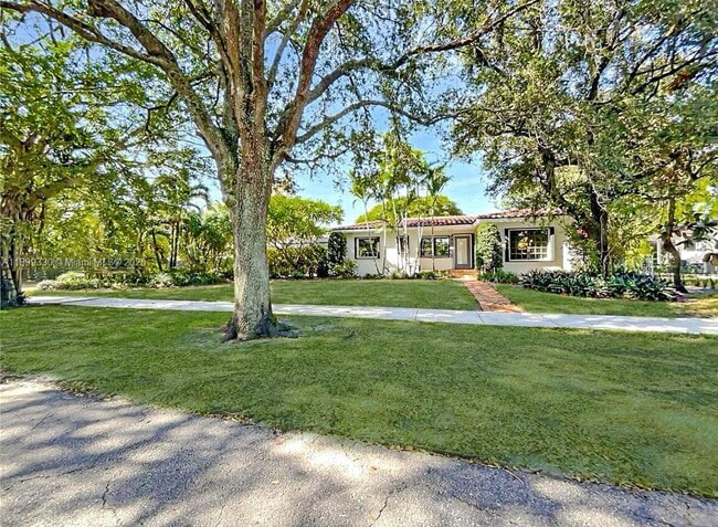 364 Navarre Dr in Miami Springs, FL - Building Photo - Building Photo