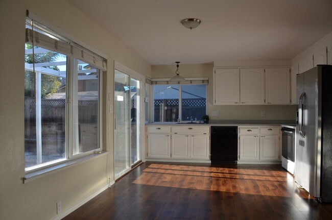 property at 3576 Yellowstone Ct