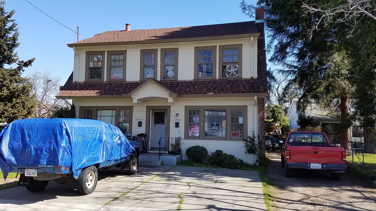 21796 Princeton St in Hayward, CA - Foto de edificio