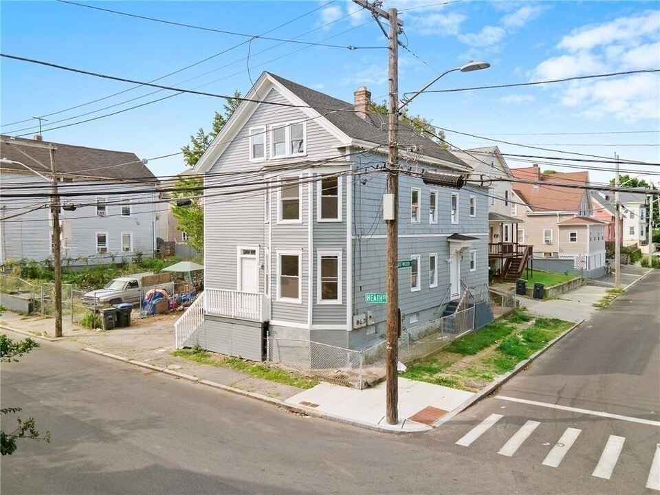 62 Heath St in Providence, RI - Building Photo