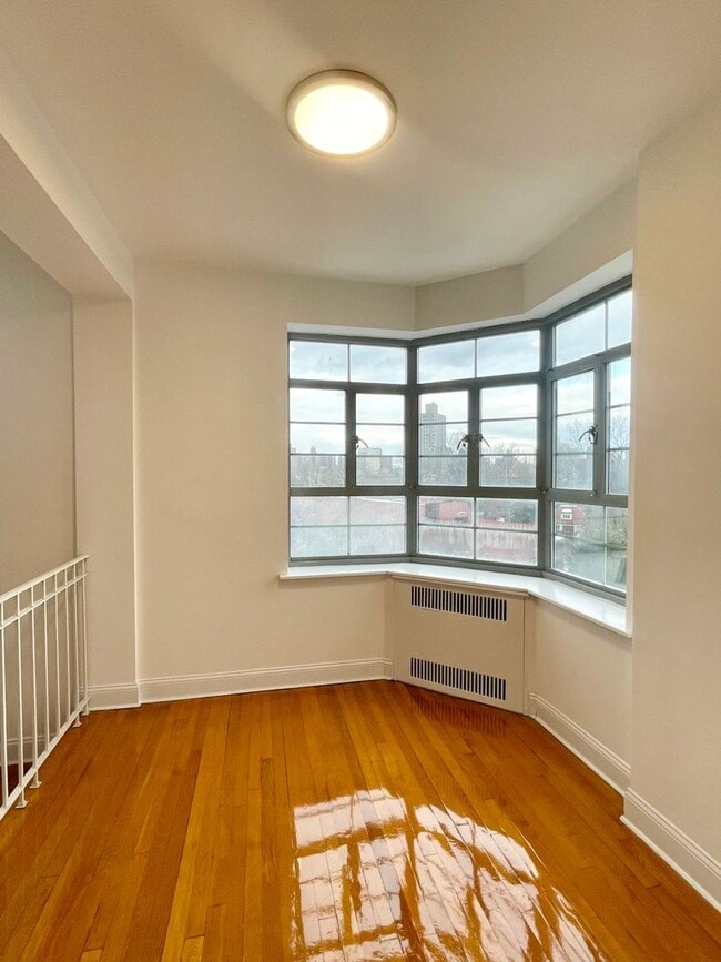 1-50 Greenway Terrace in Queens, NY - Building Photo - Building Photo