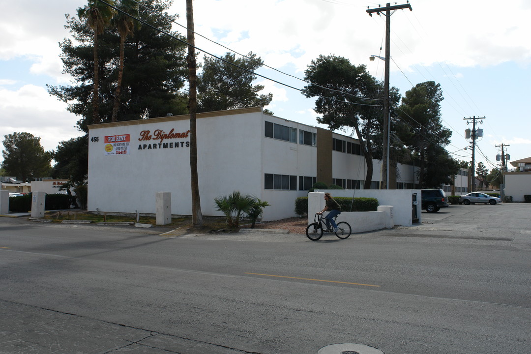 The Diplomat Apartments in Las Vegas, NV - Building Photo