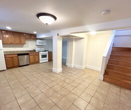 1568 Tremont St, Unit 1 in Boston, MA - Foto de edificio - Building Photo