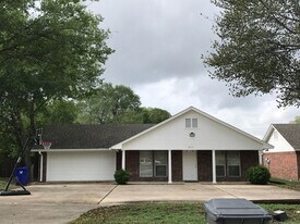 2417 S 2nd St in Waco, TX - Building Photo