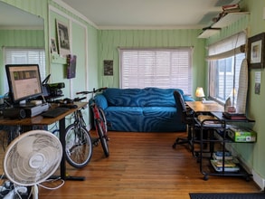 16 Ravenscroft Dr in Asheville, NC - Foto de edificio - Building Photo