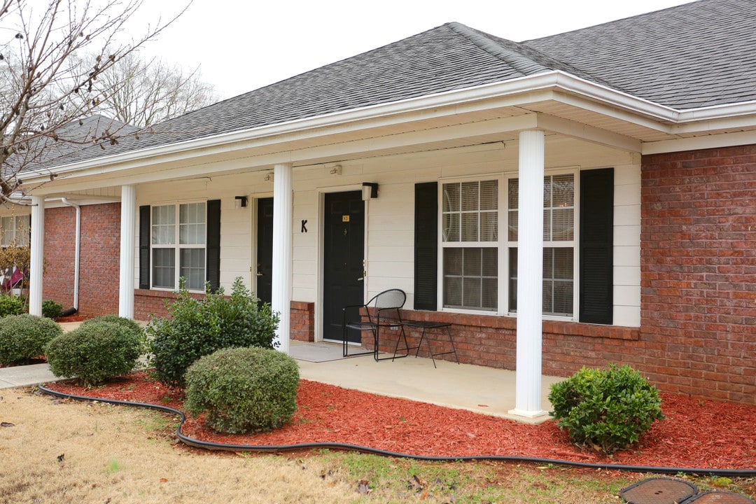 Garden Park Apartments in Huntsville, AL - Building Photo