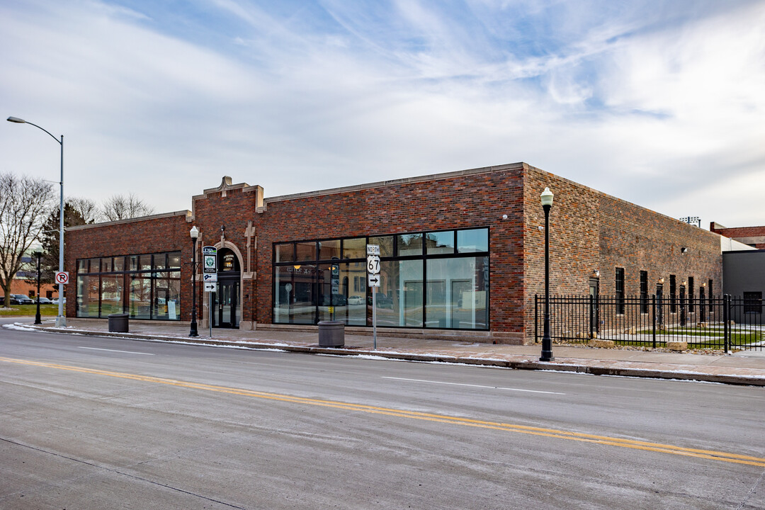 Bowstring Lofts in Davenport, IA - Building Photo