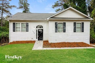 1216 Woodleigh Rd SW in Marietta, GA - Foto de edificio - Building Photo
