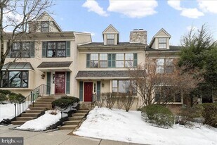 11 Algonquin Ct in Chesterbrook, PA - Building Photo