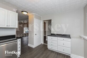 3976 Richard Ave in Grove City, OH - Foto de edificio - Building Photo