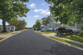 Western Hills in Coralville, IA - Building Photo - Building Photo