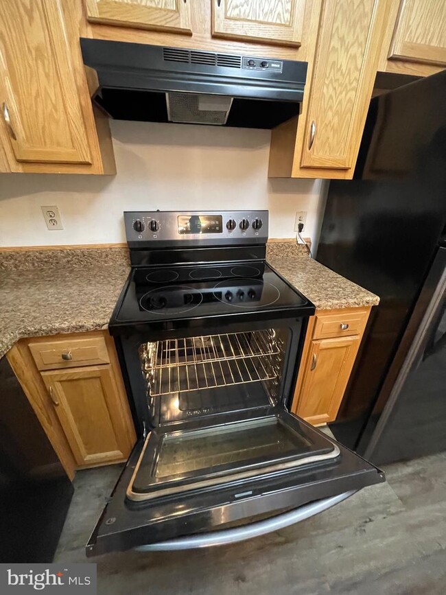 10120 Campus Way S-Unit -102-7C in Upper Marlboro, MD - Building Photo - Building Photo