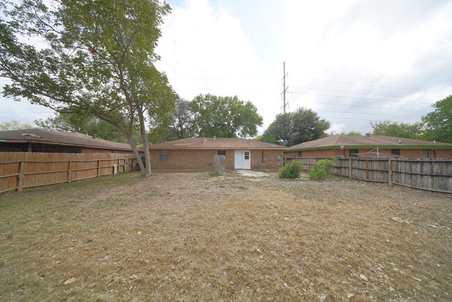 119 Buffalo Trail in Cibolo, TX - Building Photo - Building Photo