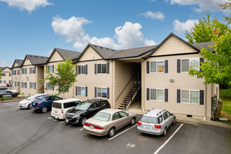 The Avenues Apartments in Vancouver, WA - Building Photo - Primary Photo