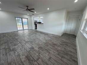 7950 NW 10th St in Pembroke Pines, FL - Building Photo - Building Photo