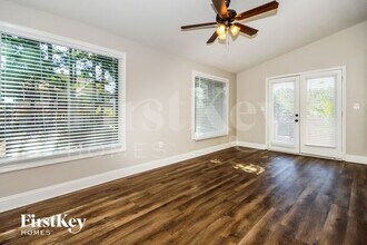 543 Autumn Ridge Dr in Canton, GA - Foto de edificio - Building Photo