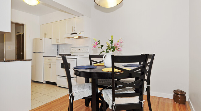 Willow Gardens in Vancouver, BC - Building Photo - Building Photo