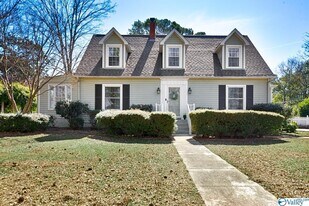 1100 Big Cove Rd SE in Huntsville, AL - Building Photo