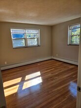 268 Grove St, Unit 6 in Auburndale, MA - Building Photo - Building Photo