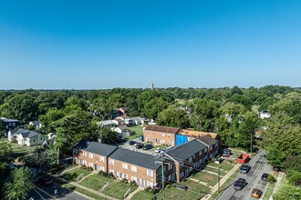 LIV Lakeview in Richmond, VA - Foto de edificio - Building Photo