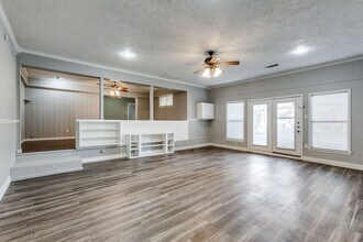 205 Valencia Dr in Garland, TX - Foto de edificio - Building Photo