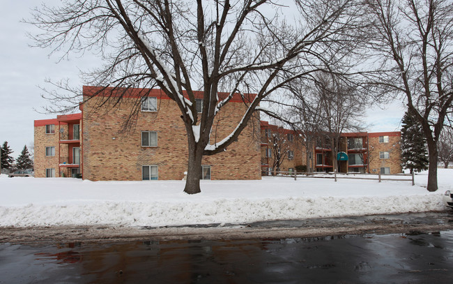 Brookside Manor in Minneapolis, MN - Building Photo - Building Photo